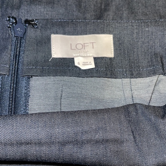 Loft Denim Color Pencil Skirt - Never Worn! - Picture 4 of 4